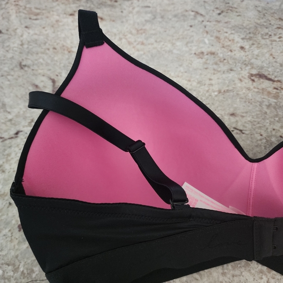 Victoria's Secret Wireless Black Bra - Picture 2 of 5